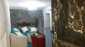 Antek Riad 3*