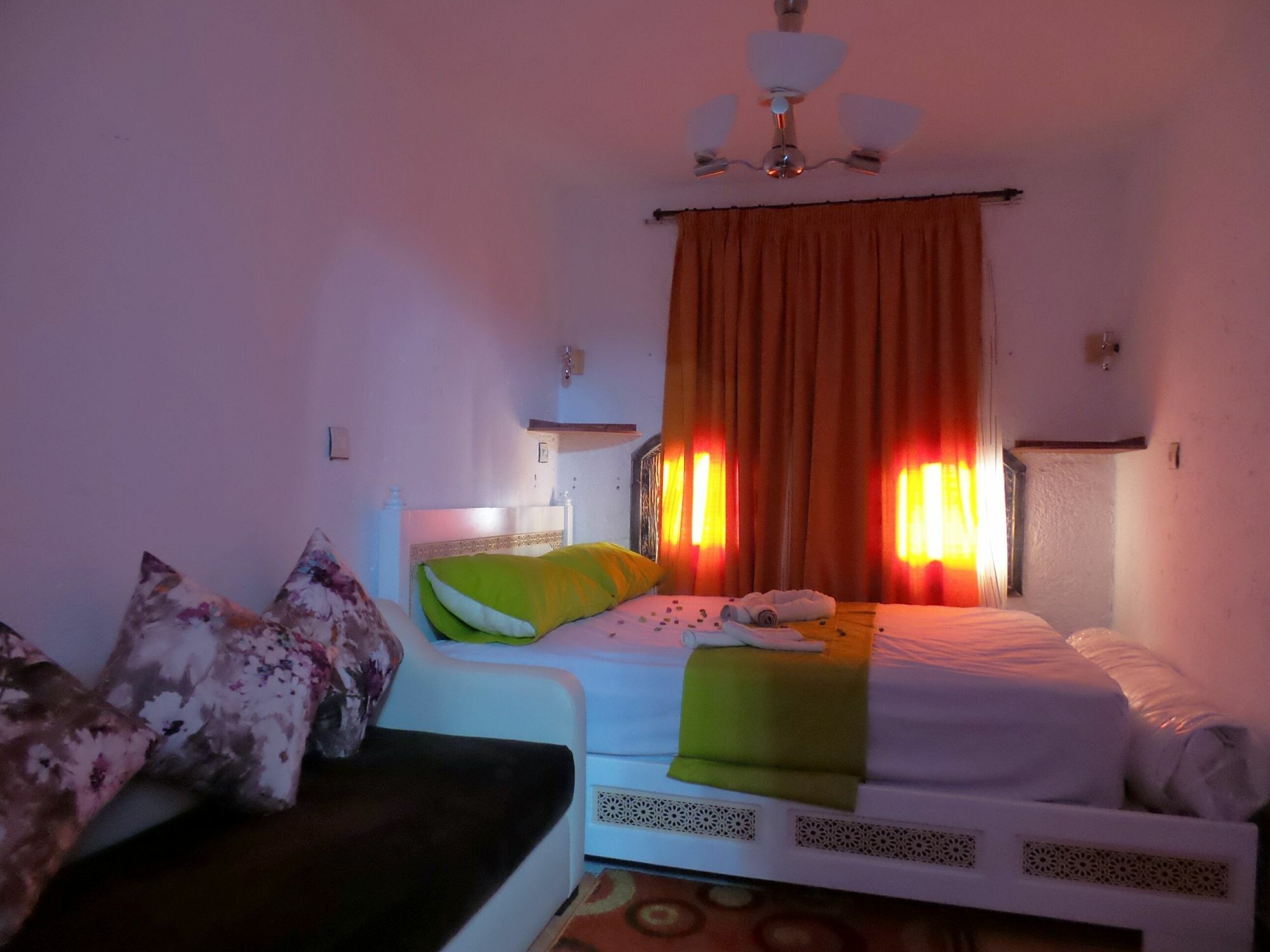 Antek Riad Xauen